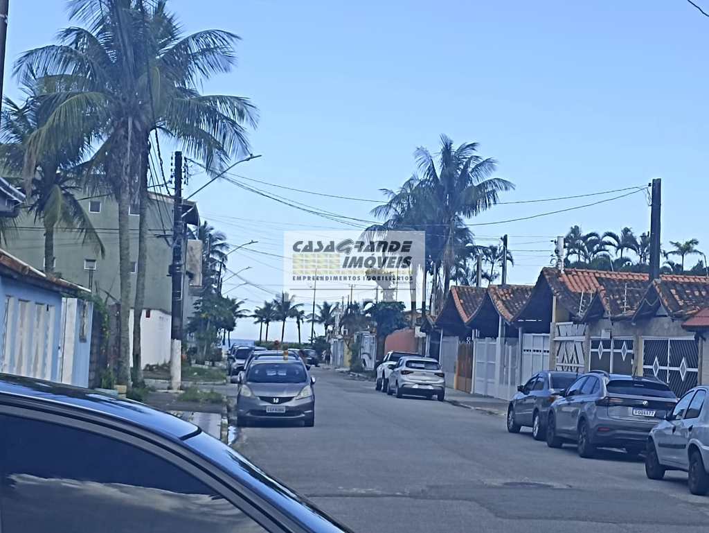 Casa em Praia Grande, no bairro Real