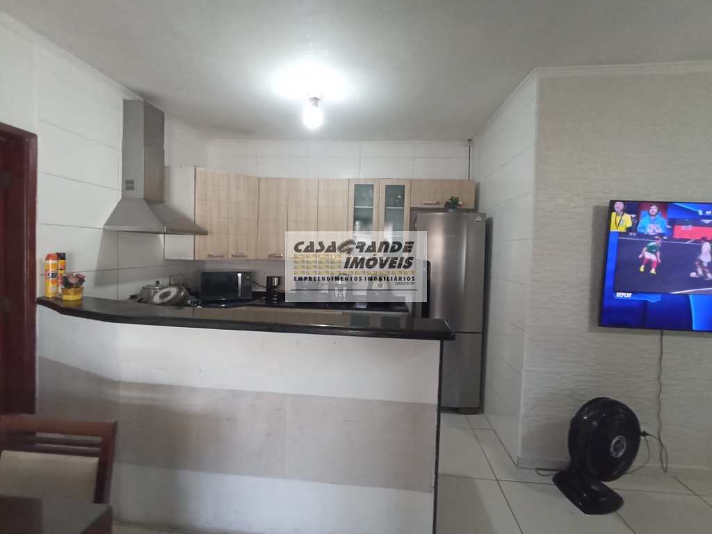 Casa em Praia Grande, no bairro Real