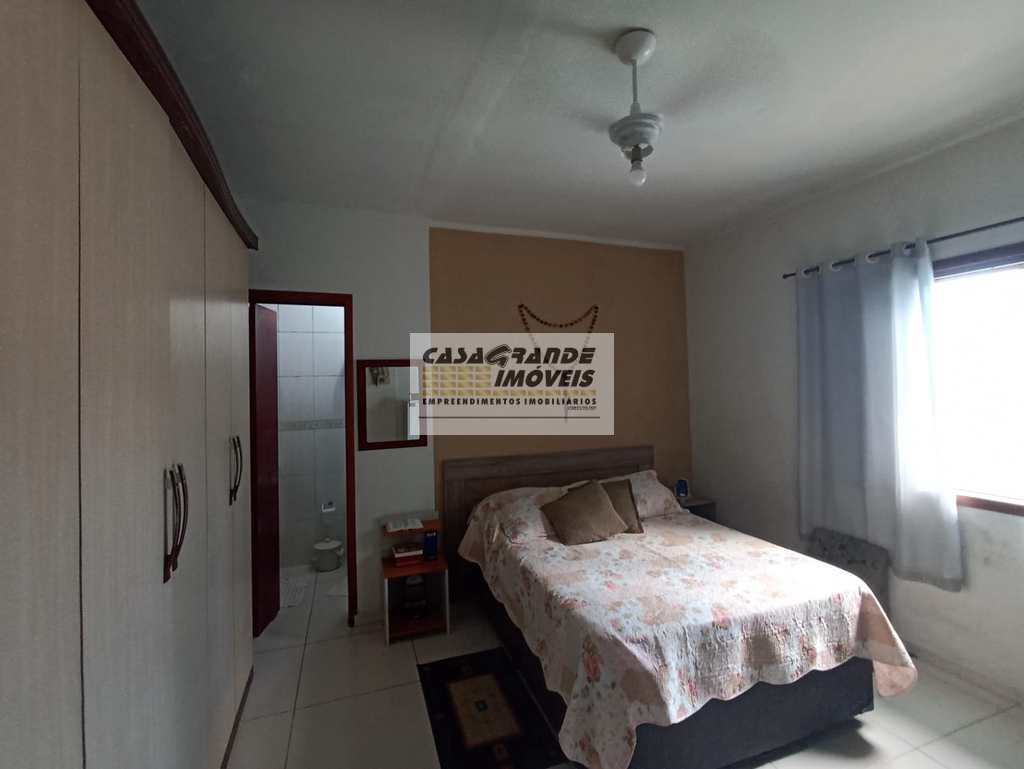 Casa em Praia Grande, no bairro Real