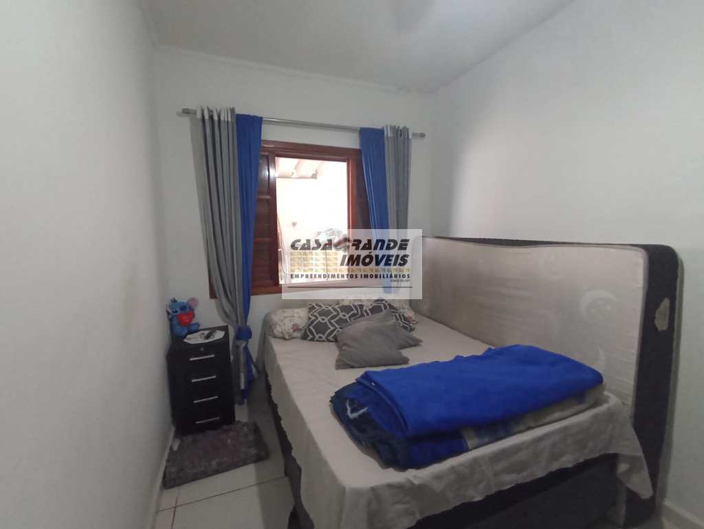 Casa em Praia Grande, no bairro Real
