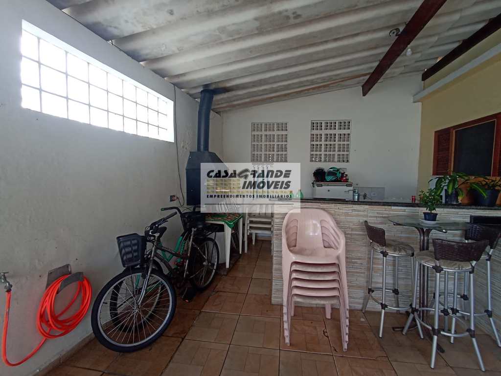 Casa em Praia Grande, no bairro Real