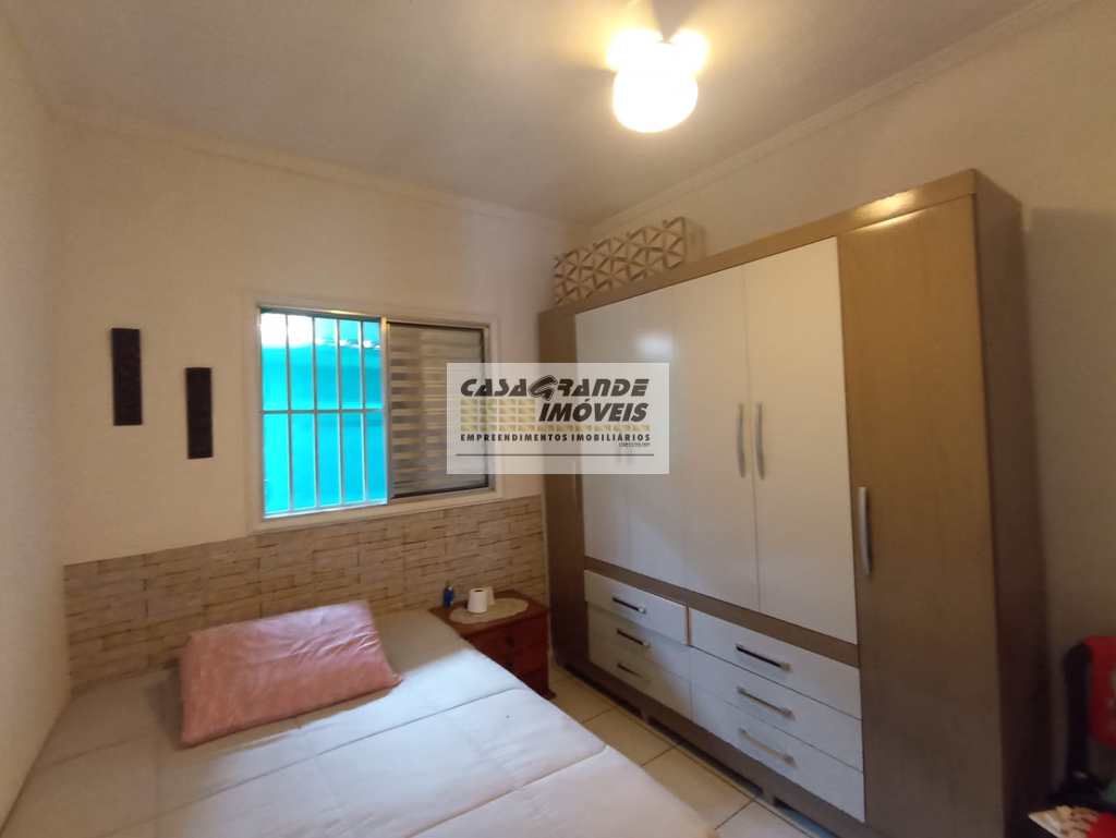 Casa de Condomínio em Praia Grande, no bairro Maracanã