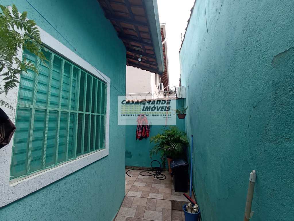 Casa de Condomínio em Praia Grande, no bairro Maracanã