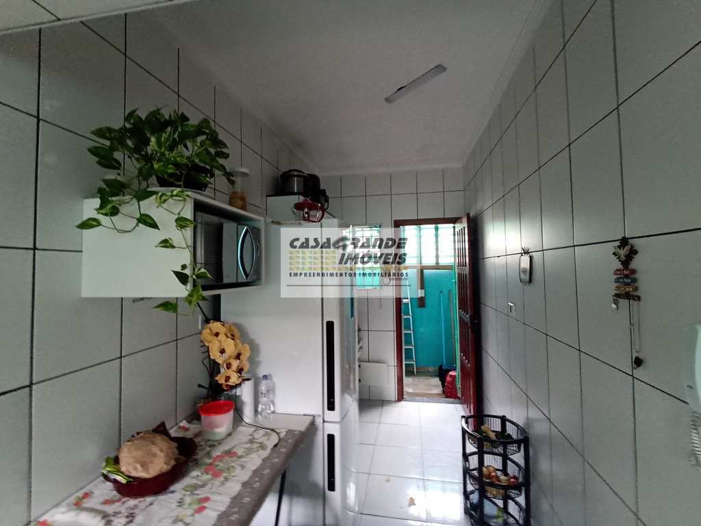 Casa de Condomínio em Praia Grande, no bairro Maracanã