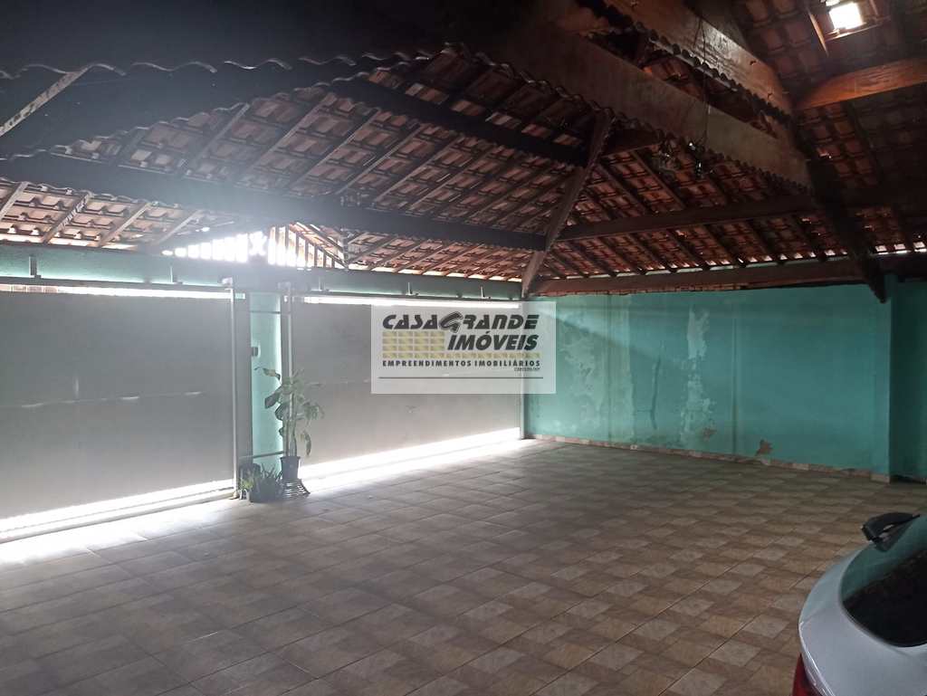 Casa de Condomínio em Praia Grande, no bairro Maracanã