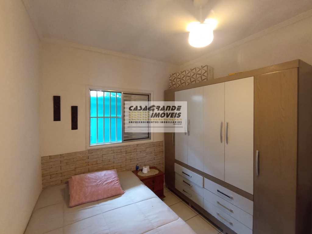 Casa de Condomínio em Praia Grande, no bairro Maracanã
