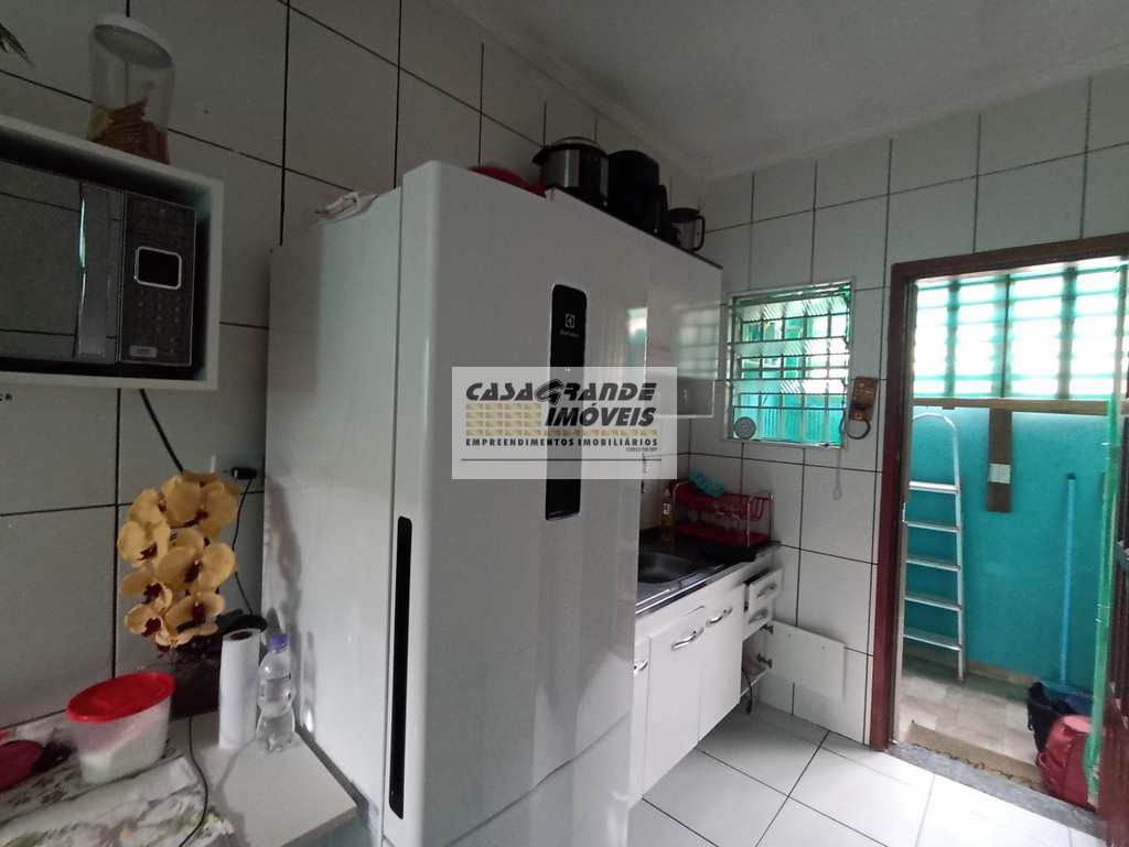 Casa de Condomínio em Praia Grande, no bairro Maracanã