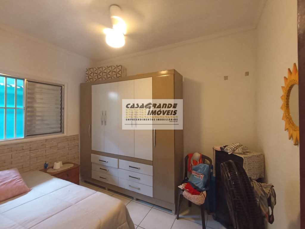 Casa de Condomínio em Praia Grande, no bairro Maracanã