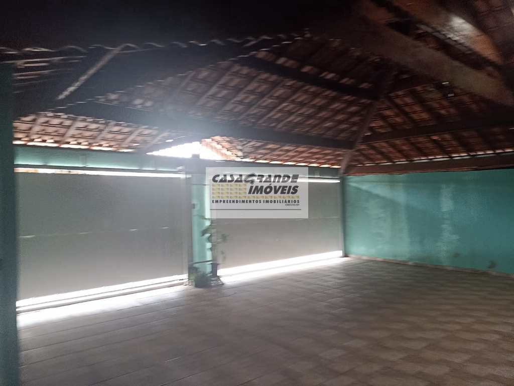 Casa de Condomínio em Praia Grande, no bairro Maracanã