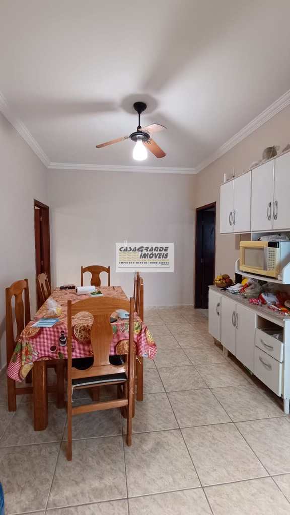 Casa em Praia Grande, no bairro Maracanã