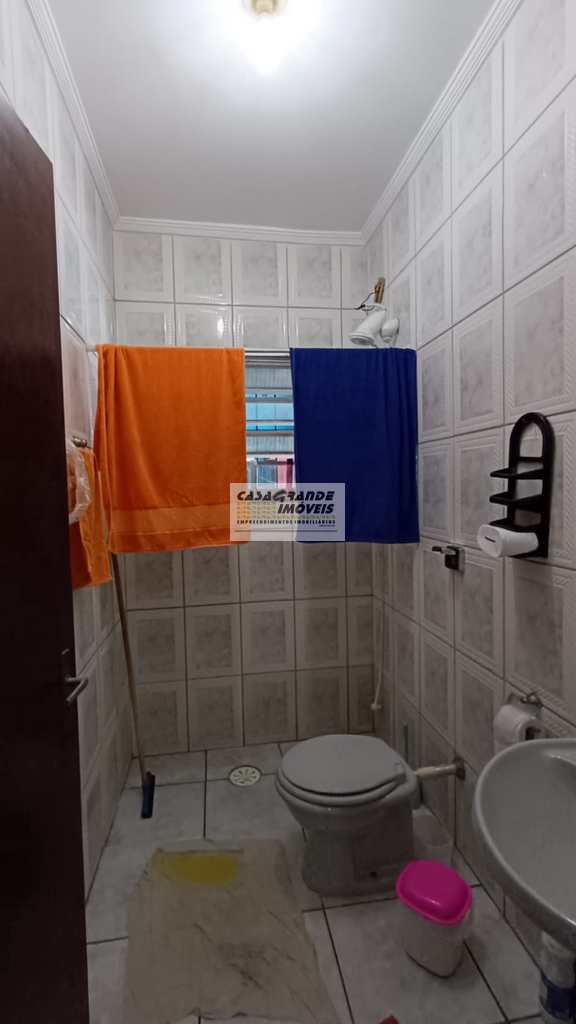 Casa em Praia Grande, no bairro Maracanã