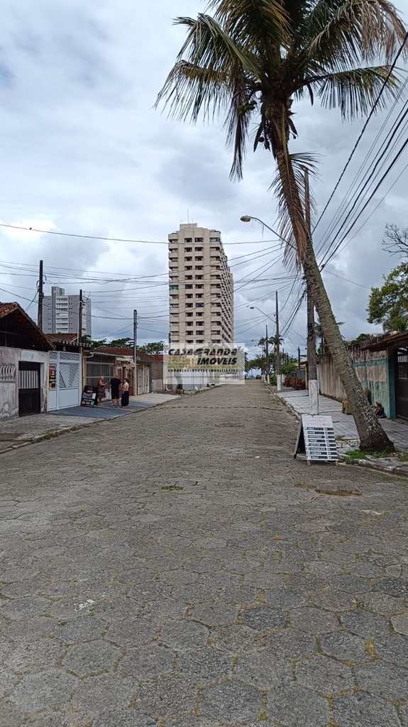 Casa em Praia Grande, no bairro Maracanã