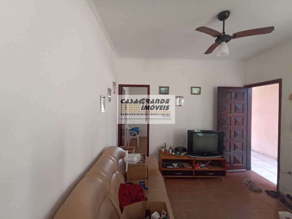 Casa em Praia Grande, no bairro Balneário Maracanã