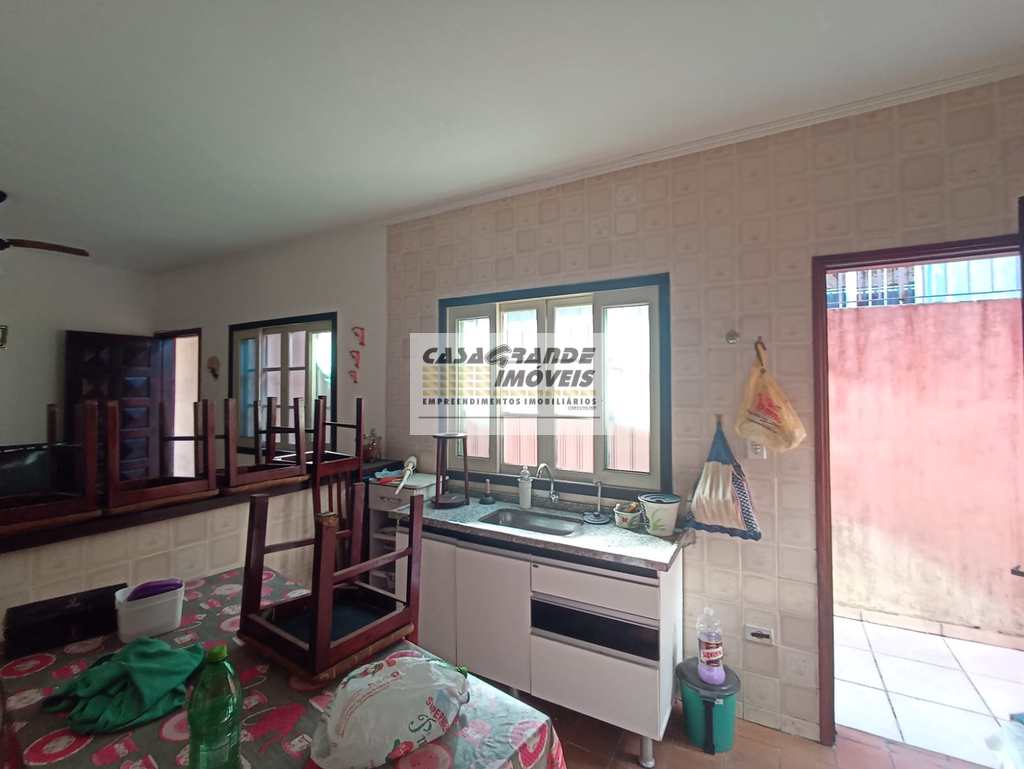 Casa em Praia Grande, no bairro Balneário Maracanã