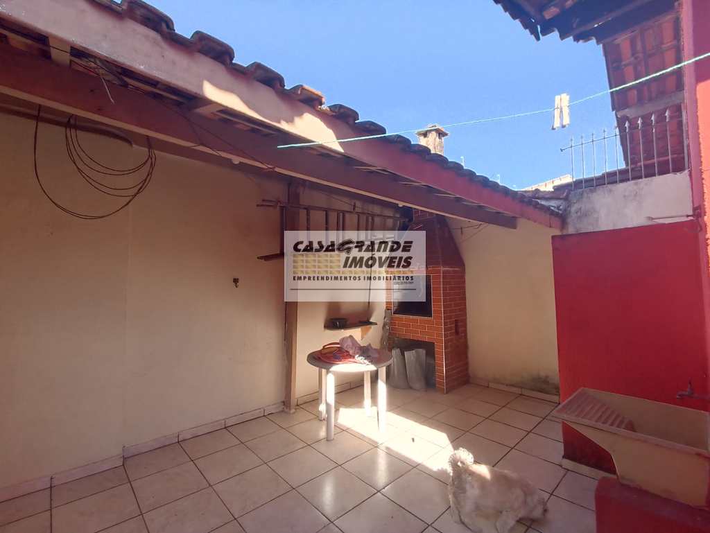 Casa em Praia Grande, no bairro Balneário Maracanã