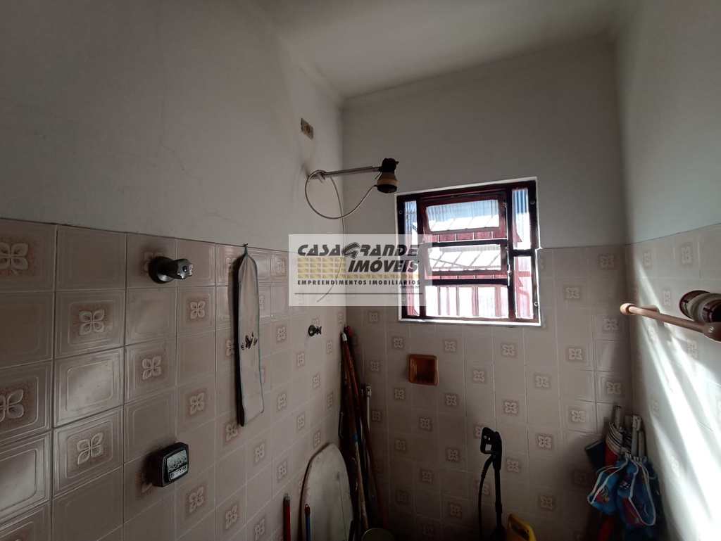 Casa em Praia Grande, no bairro Balneário Maracanã