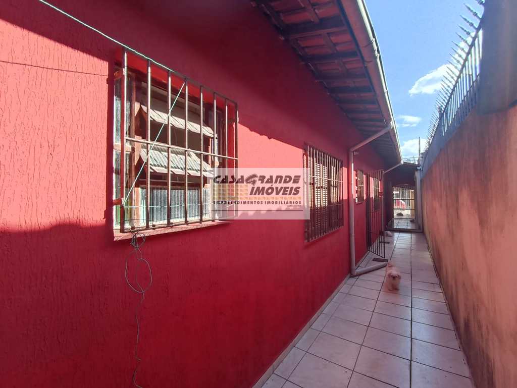 Casa em Praia Grande, no bairro Balneário Maracanã
