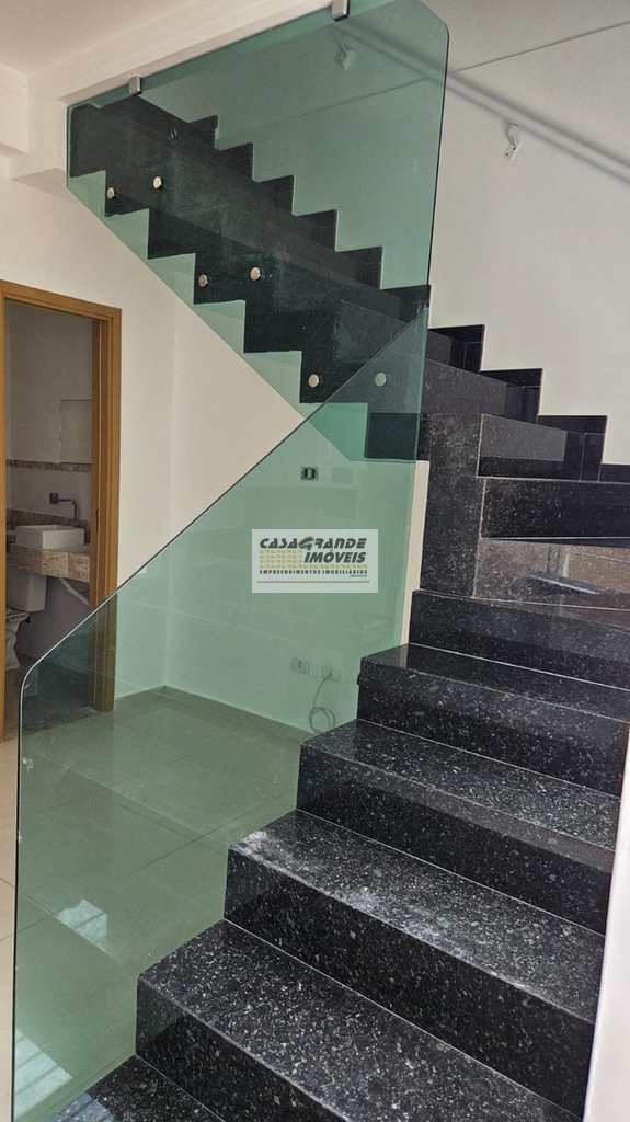 Casa de Condomínio em Praia Grande, no bairro Caiçara