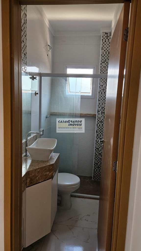 Casa de Condomínio em Praia Grande, no bairro Caiçara