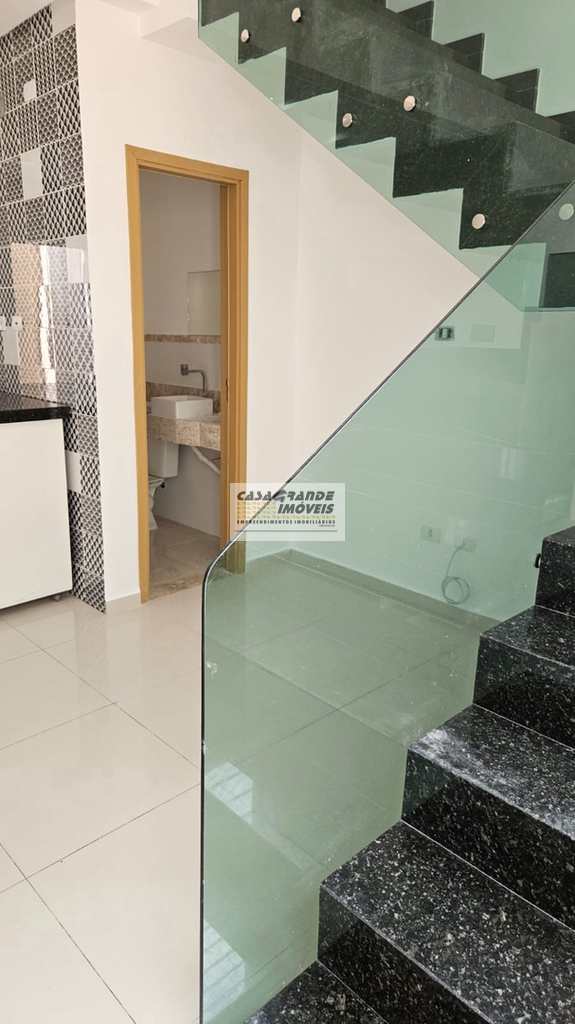 Casa de Condomínio em Praia Grande, no bairro Caiçara