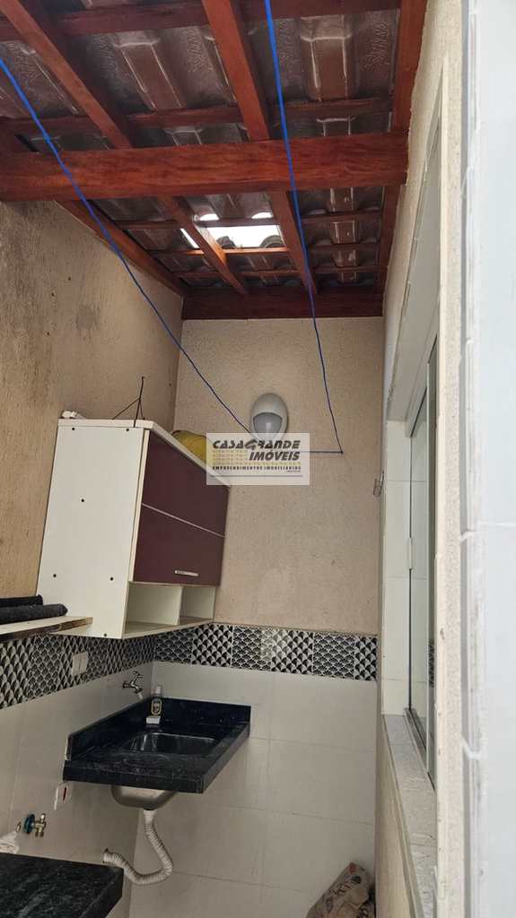 Casa de Condomínio em Praia Grande, no bairro Caiçara