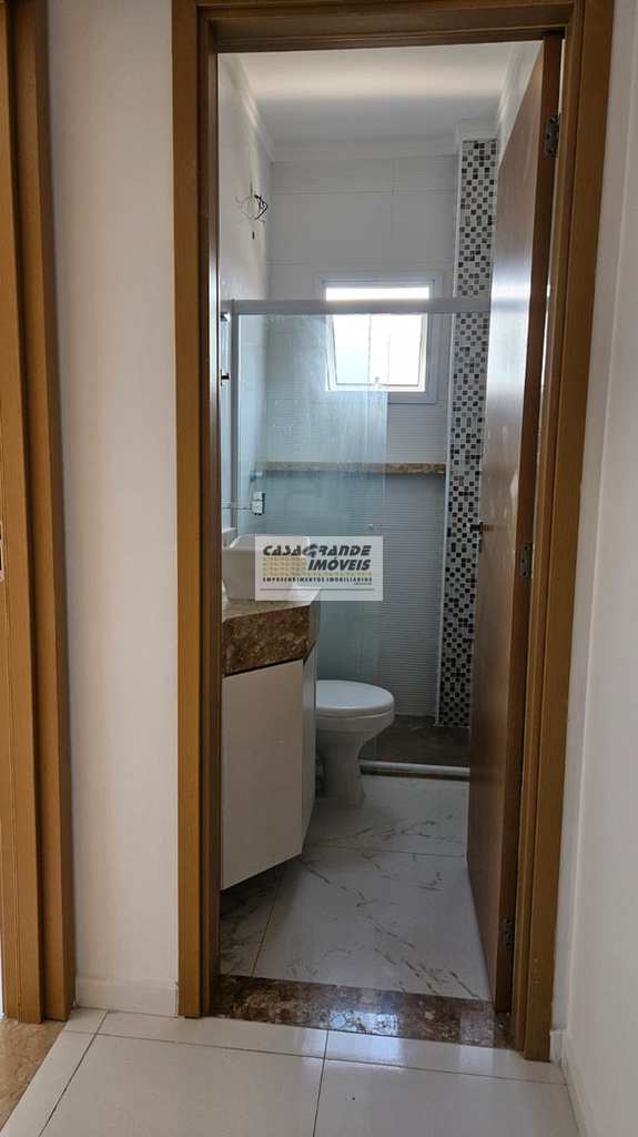 Casa de Condomínio em Praia Grande, no bairro Caiçara