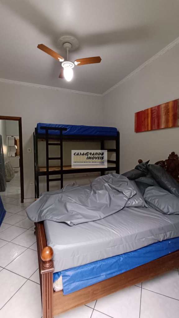 Casa em Praia Grande, no bairro Maracanã