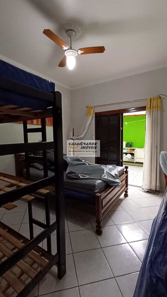 Casa em Praia Grande, no bairro Maracanã