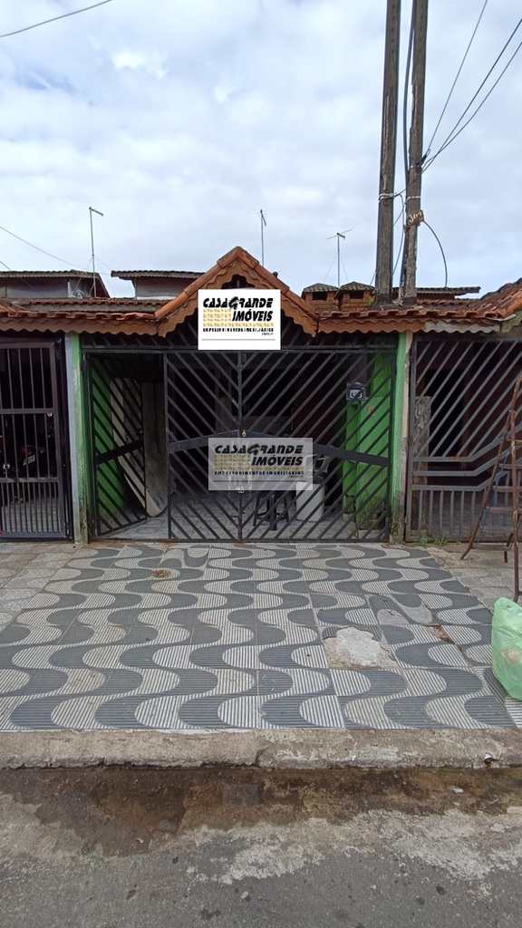 Casa em Praia Grande, no bairro Maracanã