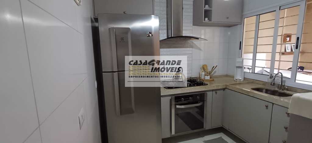 Sobrado em Praia Grande, no bairro Mirim