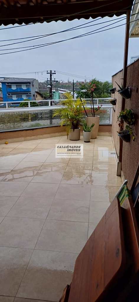 Sobrado em Praia Grande, no bairro Mirim