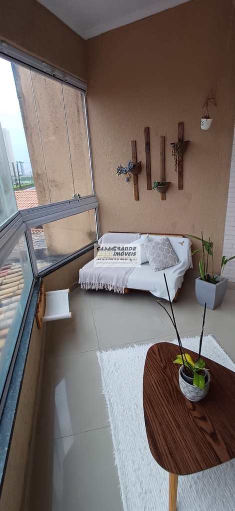 Sobrado em Praia Grande, no bairro Mirim