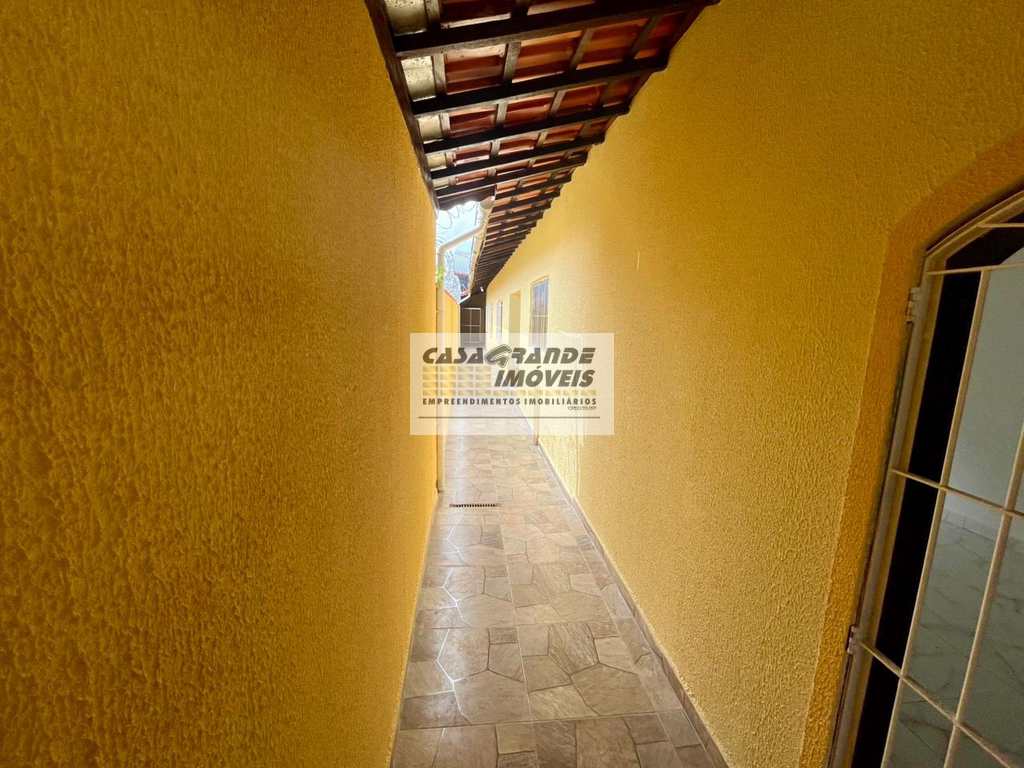 Casa em Praia Grande, no bairro Maracanã