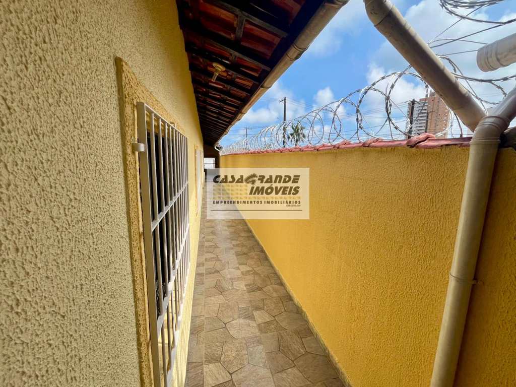 Casa em Praia Grande, no bairro Maracanã