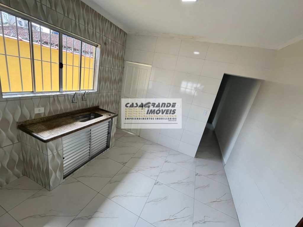 Casa em Praia Grande, no bairro Maracanã
