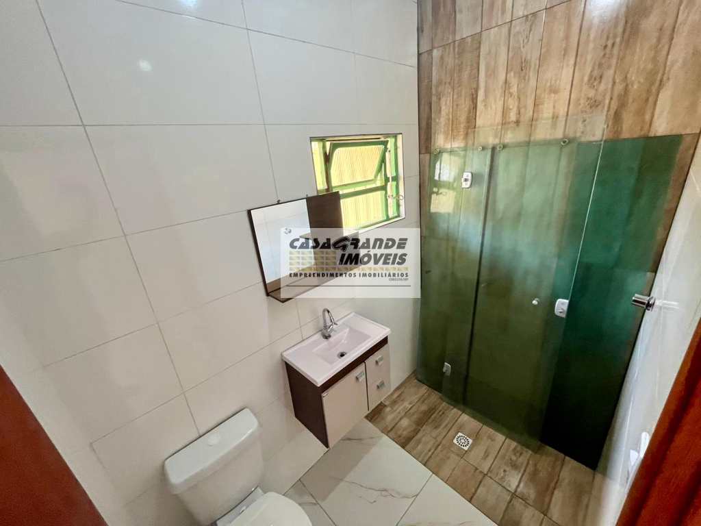 Casa em Praia Grande, no bairro Maracanã