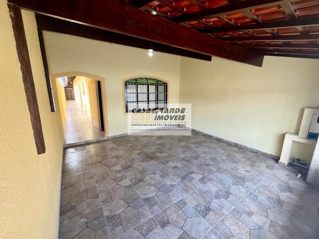 Casa em Praia Grande, no bairro Maracanã