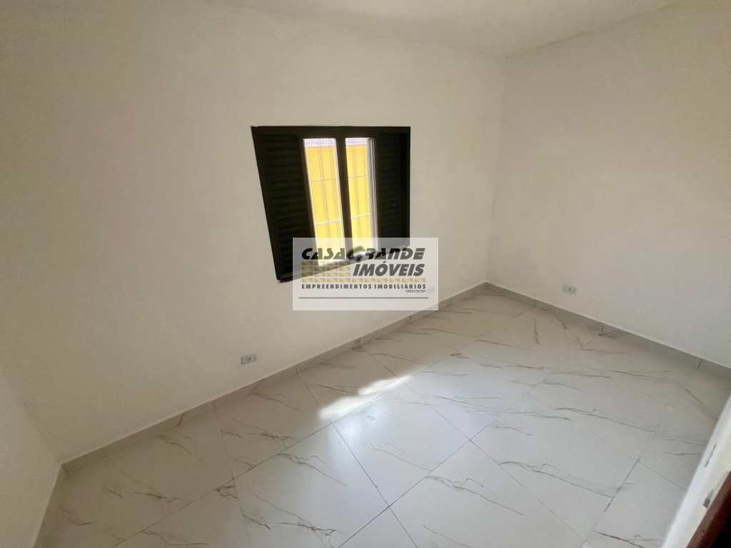 Casa em Praia Grande, no bairro Maracanã