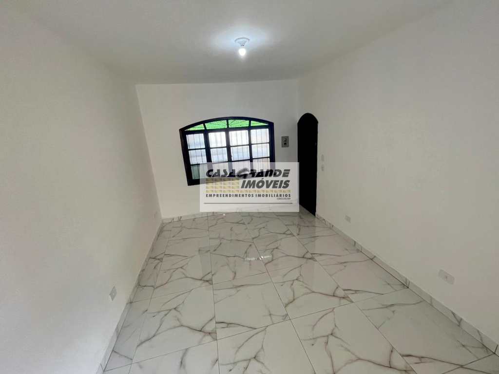 Casa em Praia Grande, no bairro Maracanã