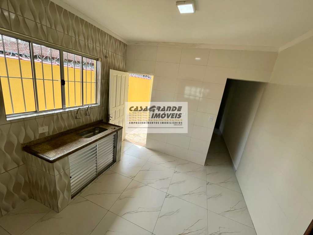 Casa em Praia Grande, no bairro Maracanã