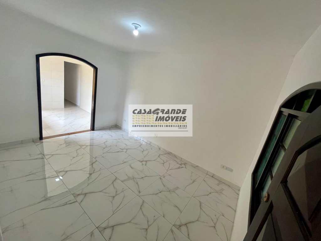 Casa em Praia Grande, no bairro Maracanã