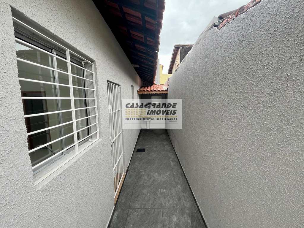 Casa em Praia Grande, no bairro Maracanã