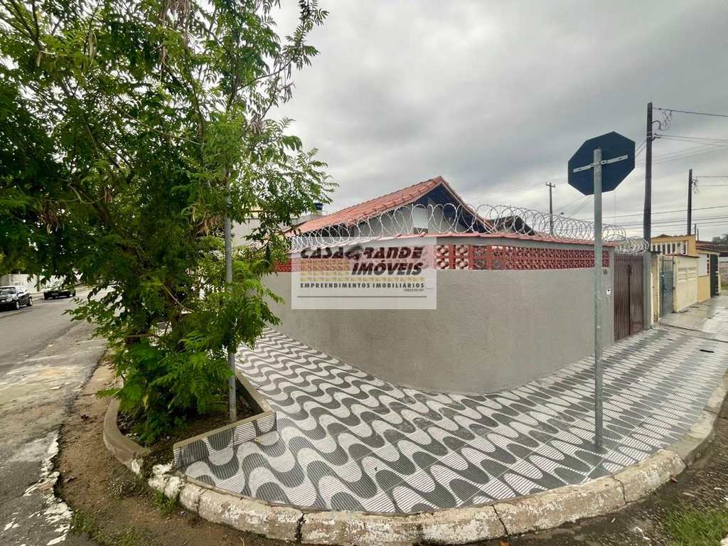 Casa em Praia Grande, no bairro Maracanã