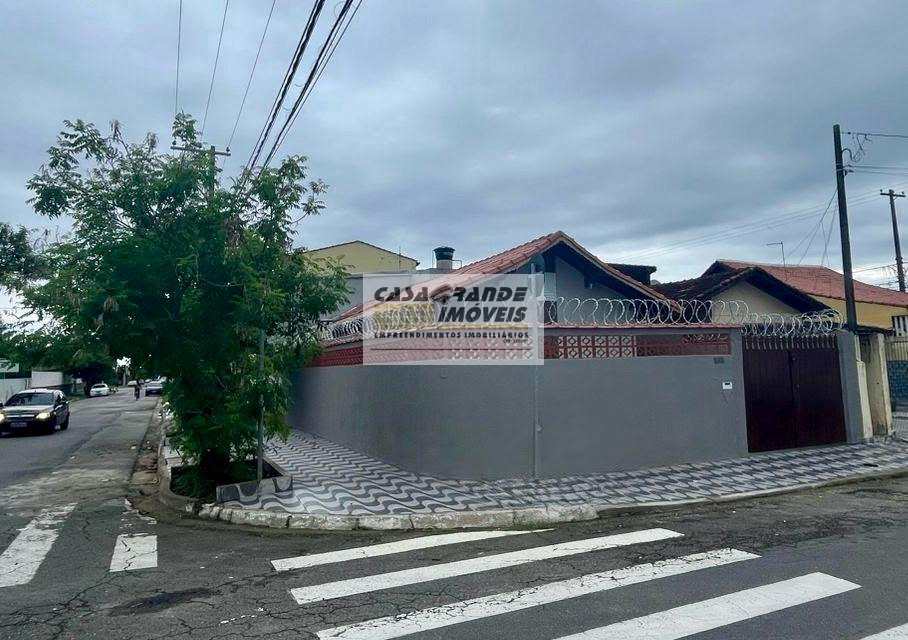 Casa em Praia Grande, no bairro Maracanã
