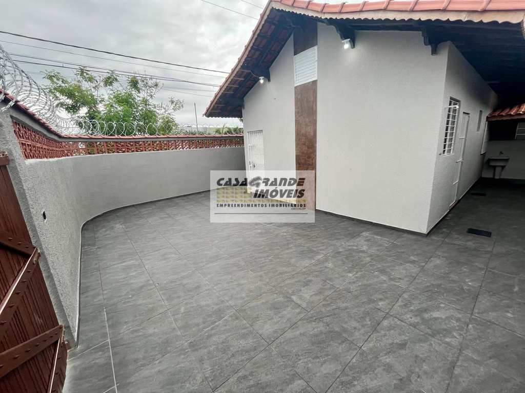 Casa em Praia Grande, no bairro Maracanã
