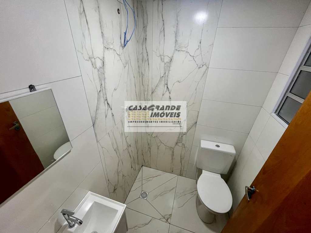 Casa em Praia Grande, no bairro Maracanã