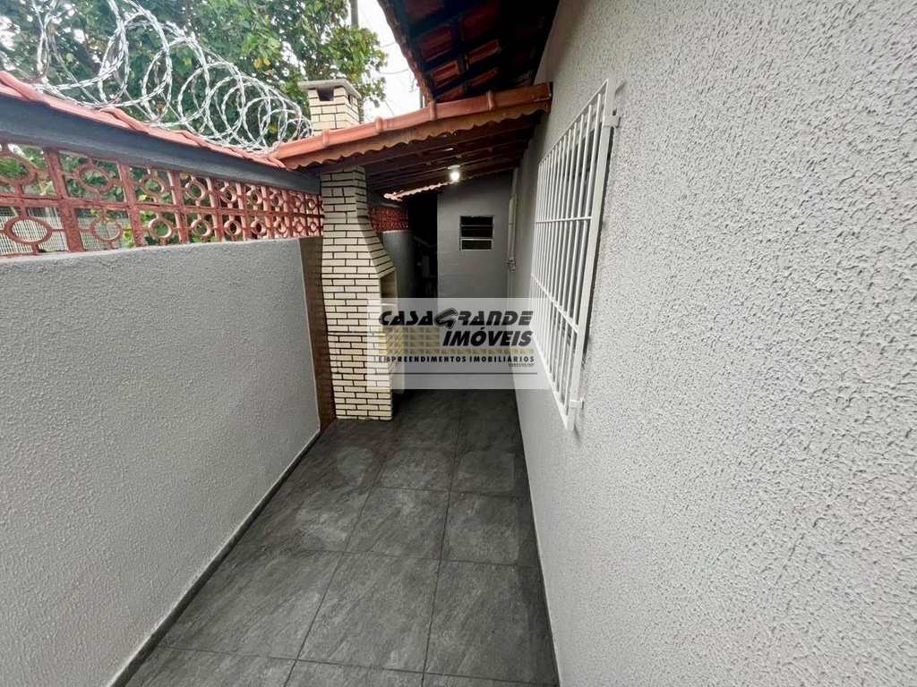 Casa em Praia Grande, no bairro Maracanã