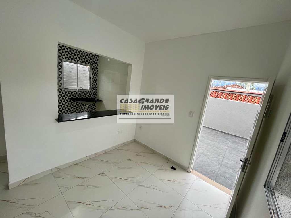 Casa em Praia Grande, no bairro Maracanã