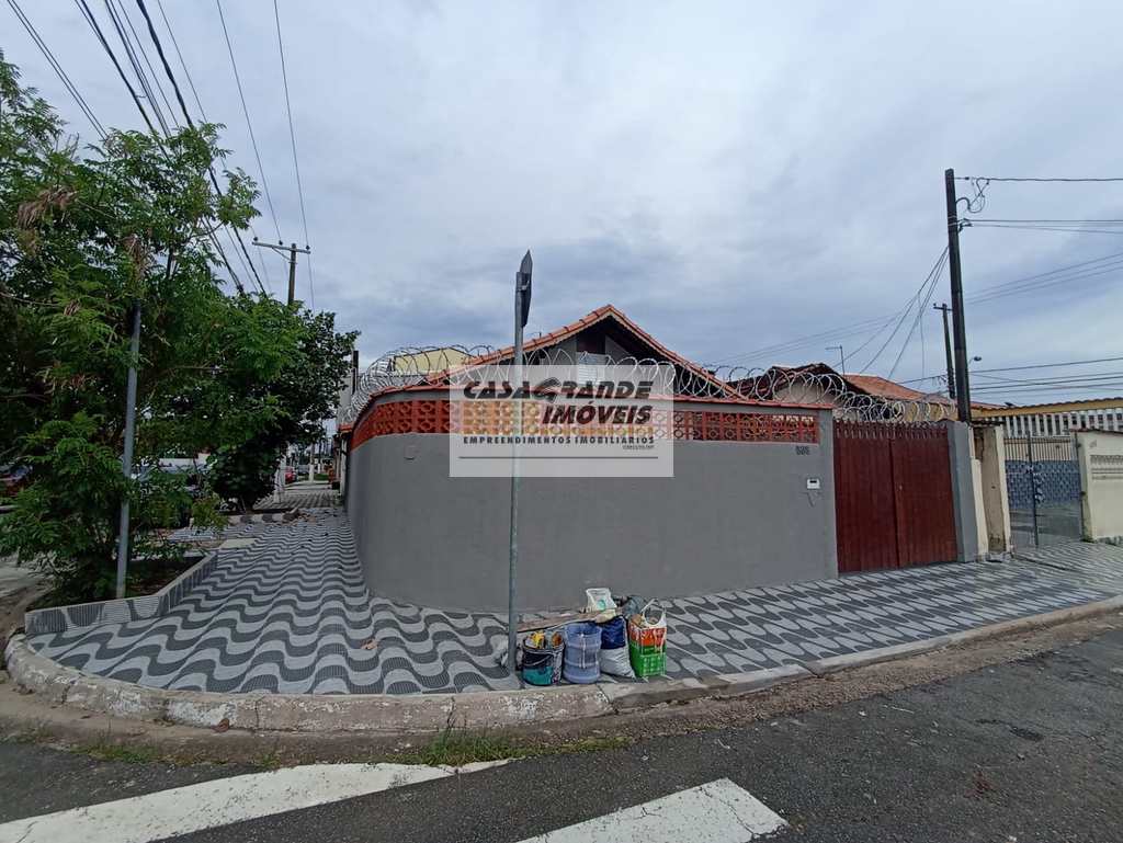 Casa em Praia Grande, no bairro Maracanã