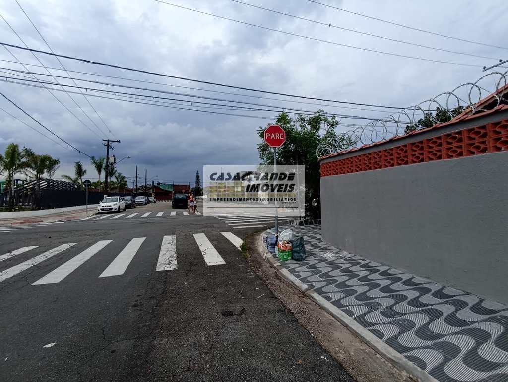 Casa em Praia Grande, no bairro Maracanã